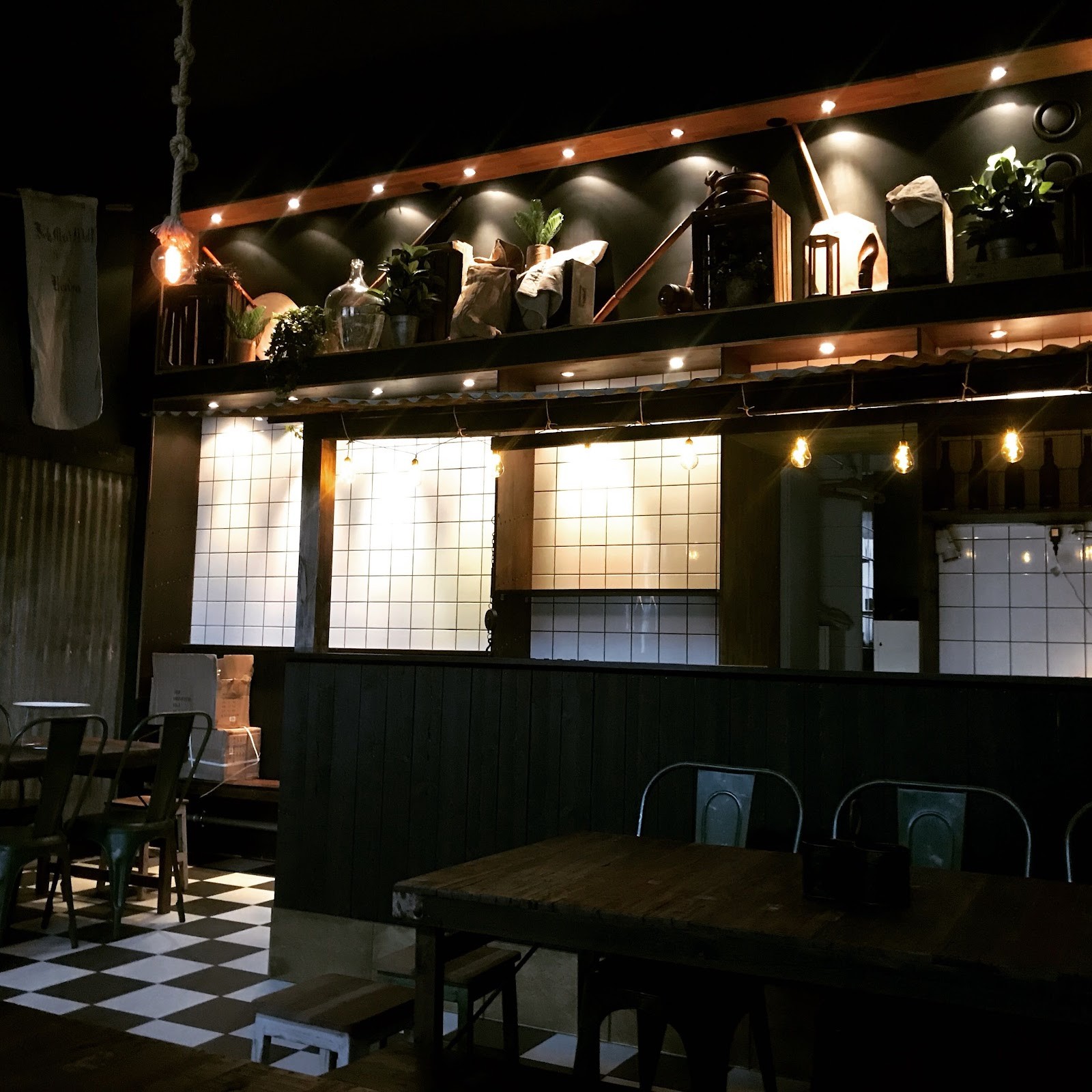 Crispy Pizza Bistro - Södermalm: the place