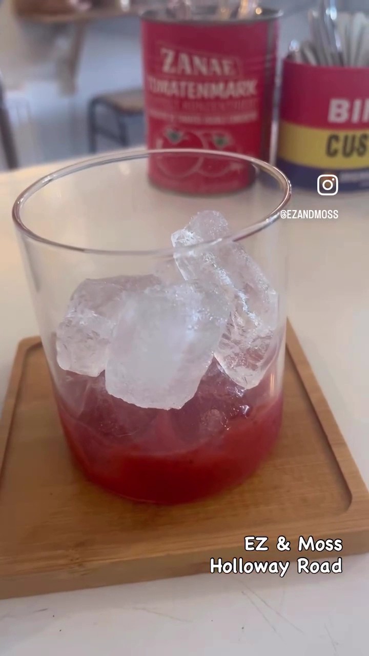 EZ & Moss: food & drinks