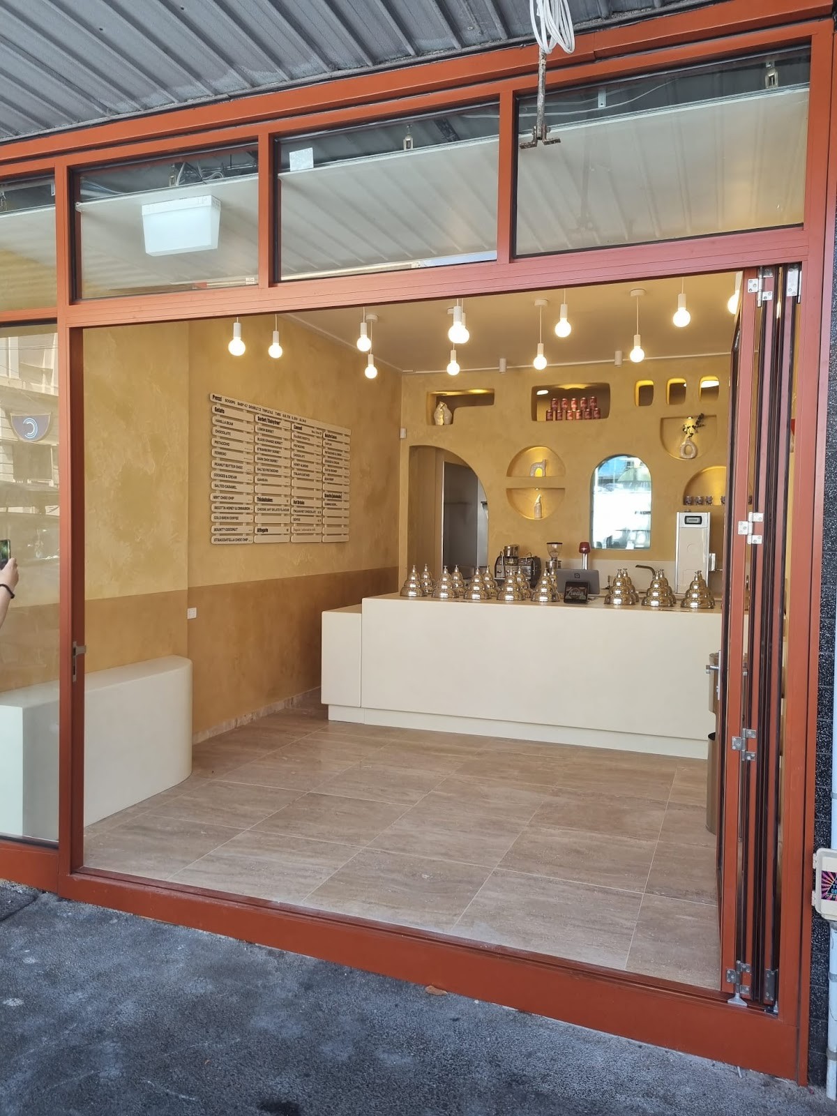 Bianco Latte Gelateria and Italian Desserts: the place