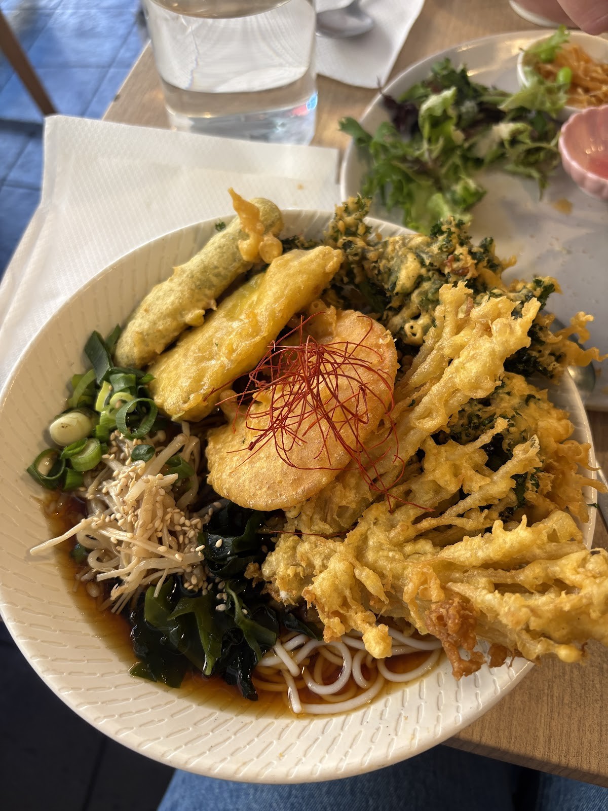 Comeco Cafe & Sushi Bar: food & drinks