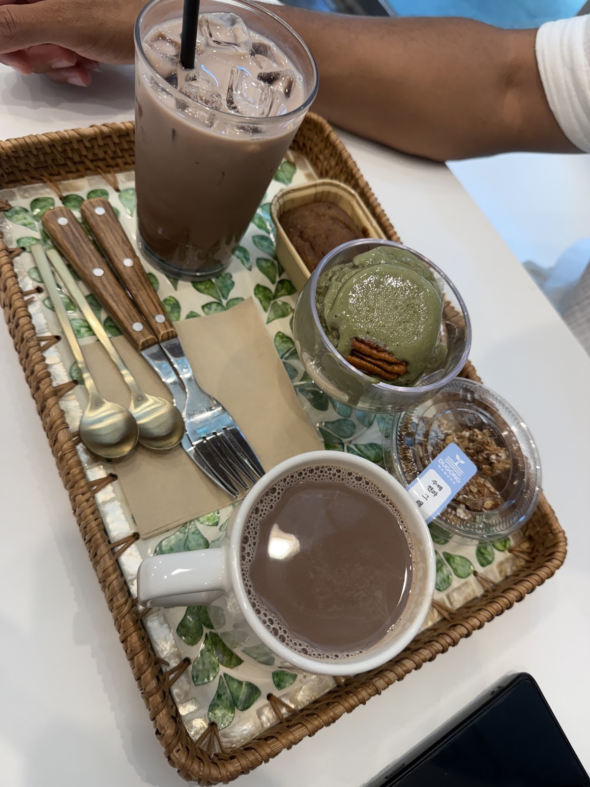 Dugong - Yeoksam: food & drinks