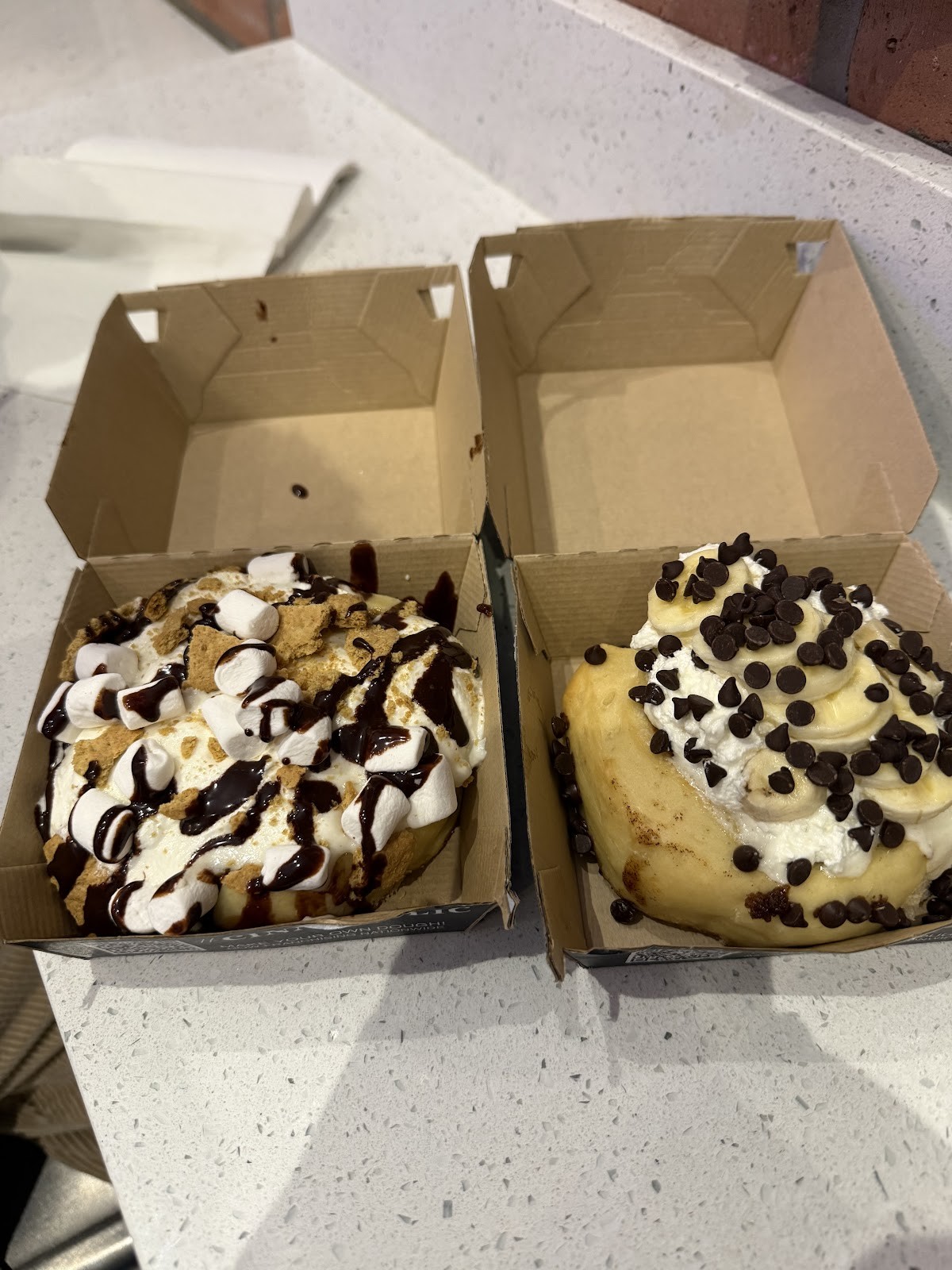 Cinnaholic: food & drinks