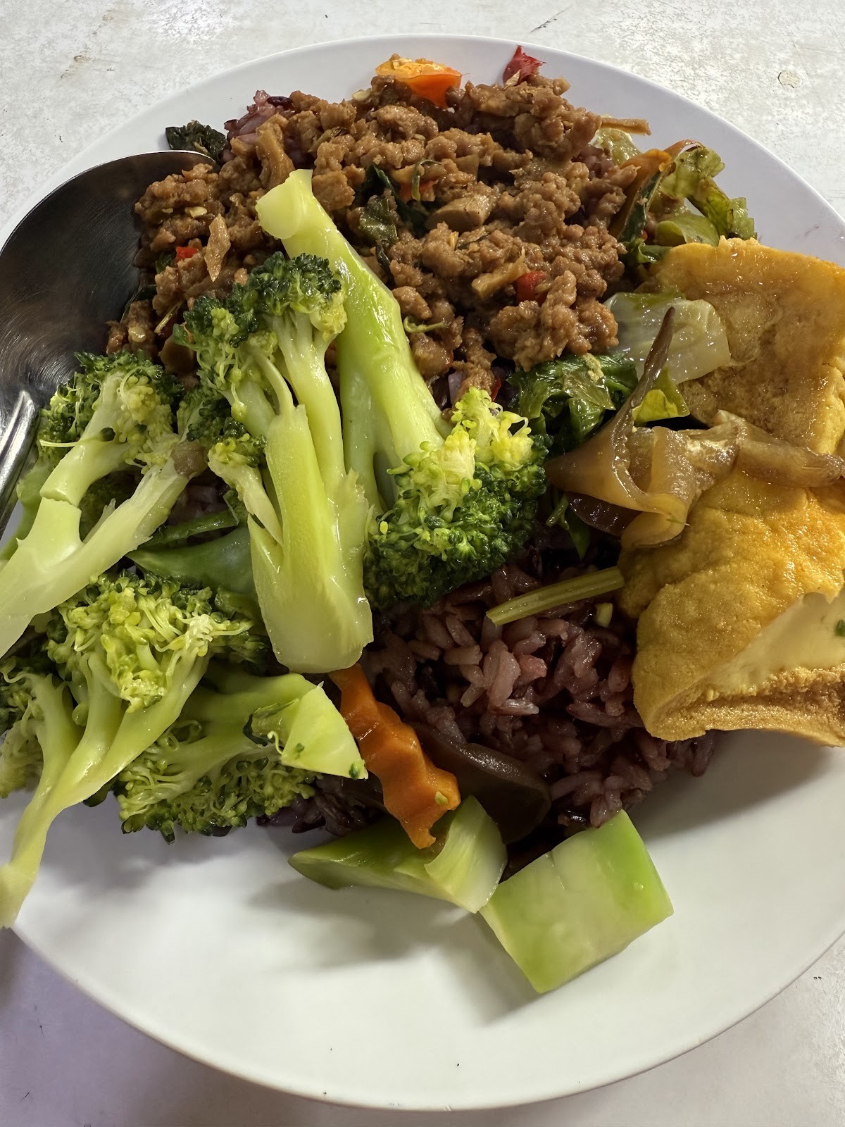Chalawan Vegetarian Food: food & drinks