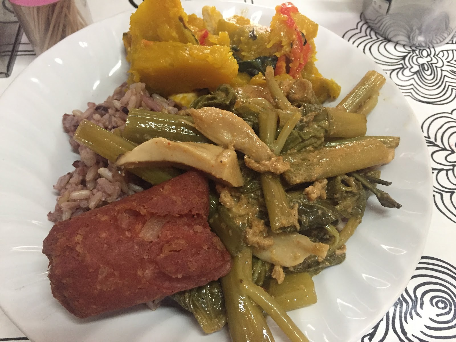 Vegetarian Restaurant (ร้านเจ): food & drinks