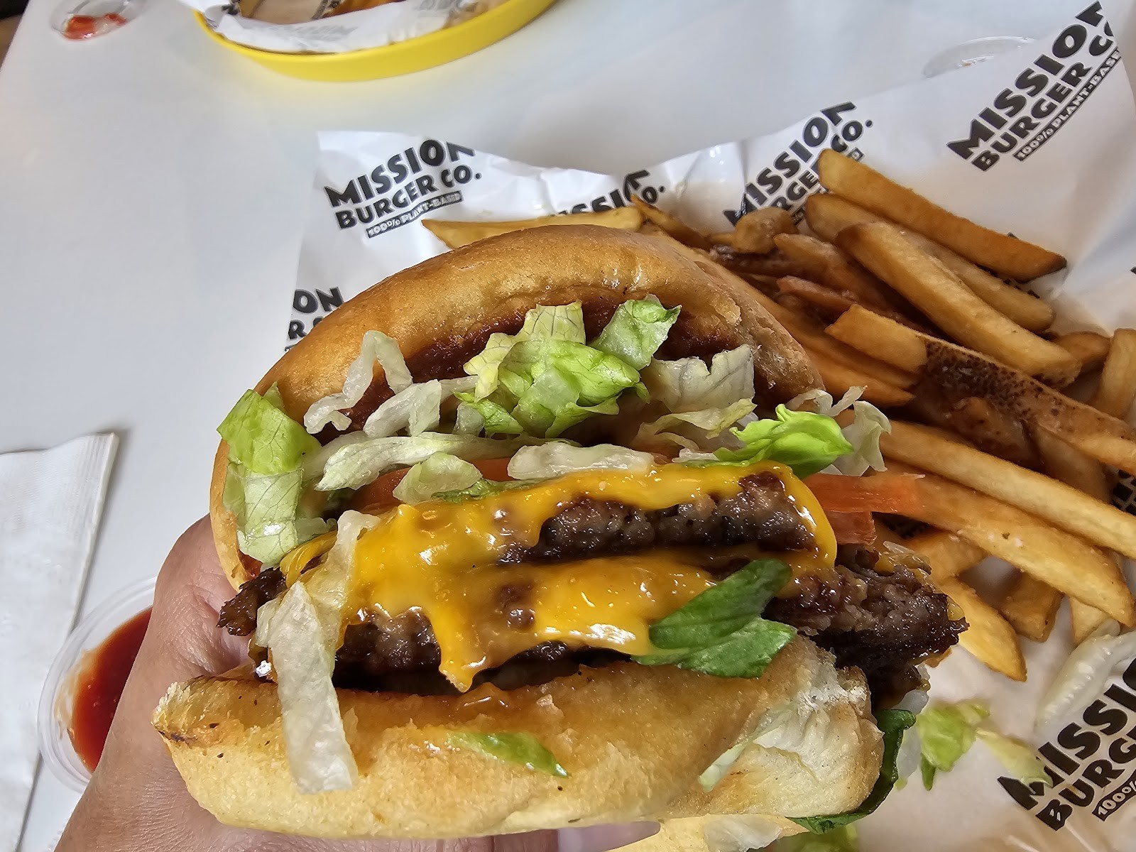 Mission Burger Co.: food & drinks
