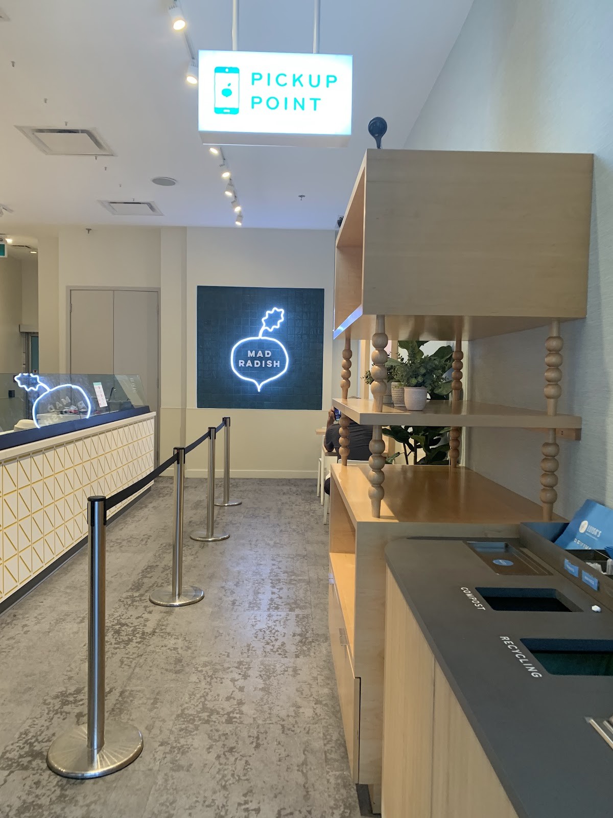 Mad Radish l Healthy Restaurant & Catering: the place