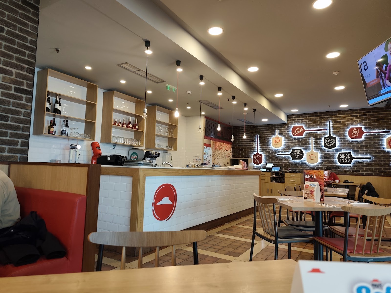 Pizza Hut ViaCatarina: the place