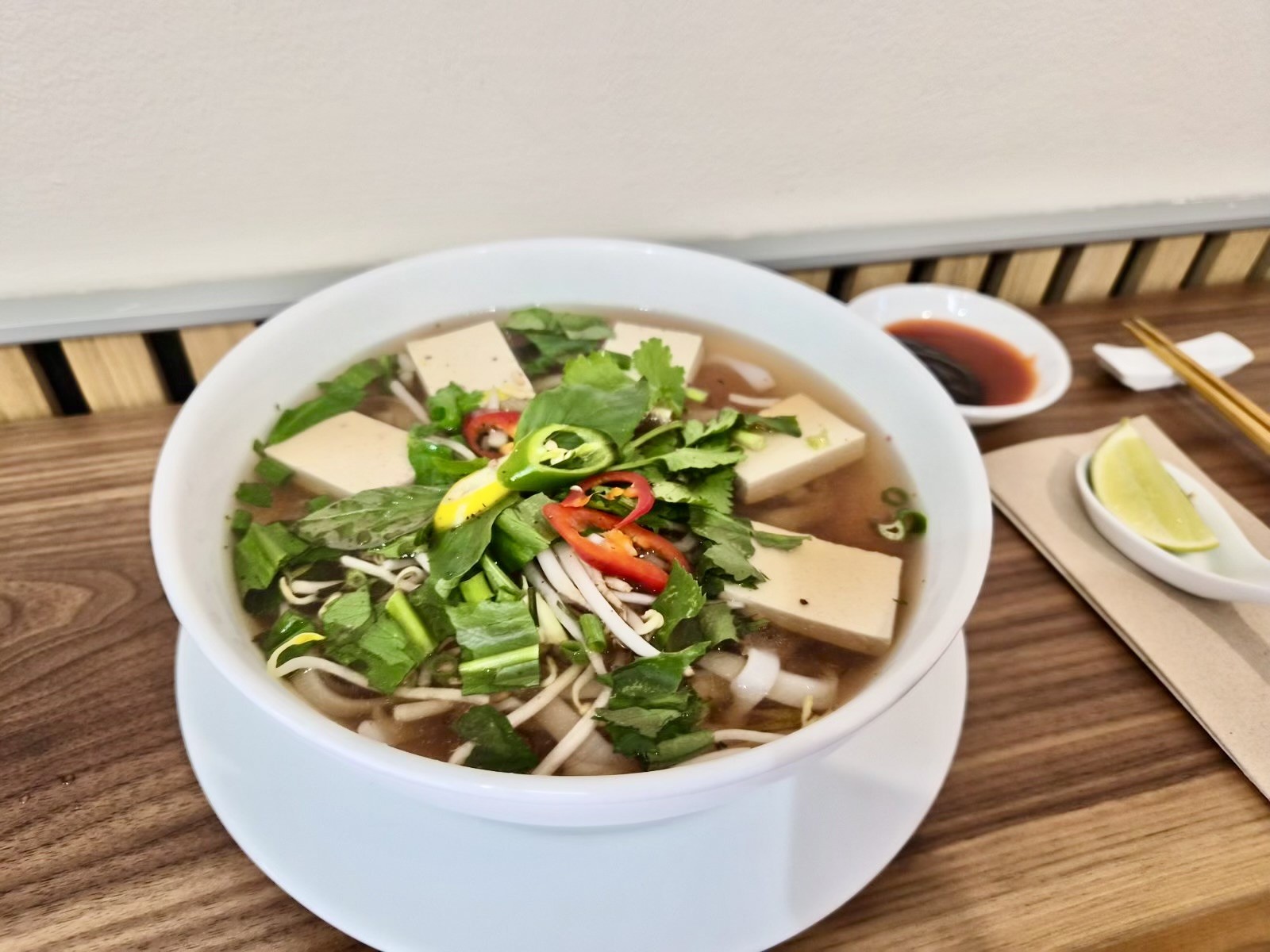 Ashoka Vegi – Vietnamesisches veganes Restaurant & Take Away Zürich 6: food & drinks