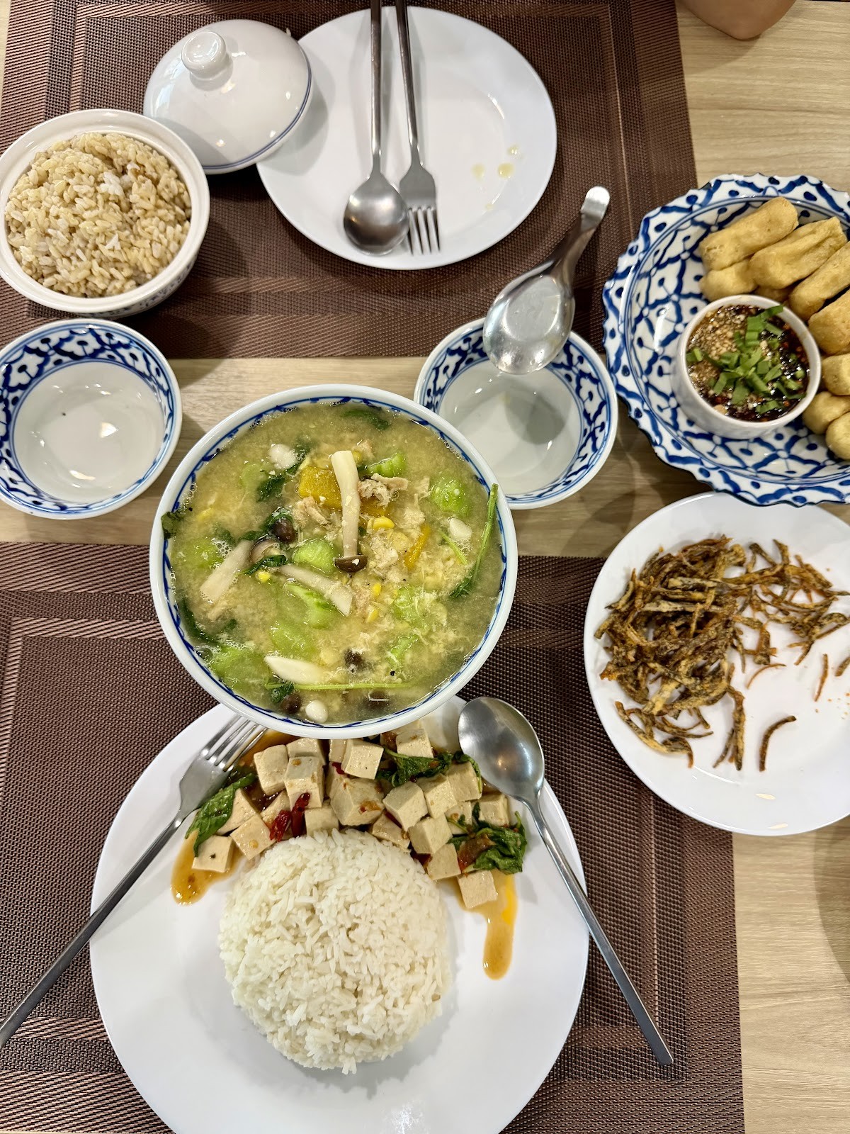 V-Kitchen อาหารมังสวิรัติ: food & drinks