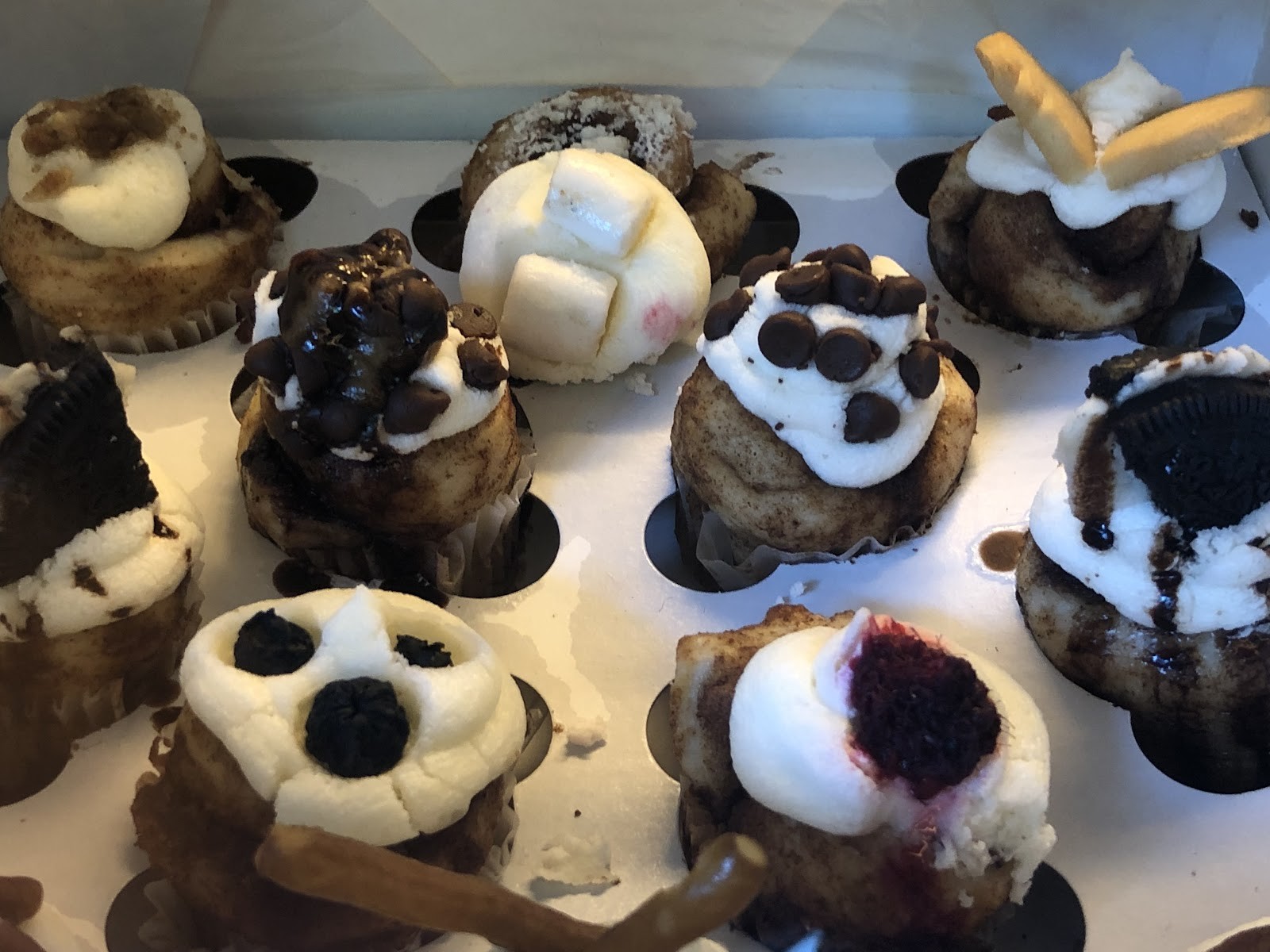 Cinnaholic: food & drinks