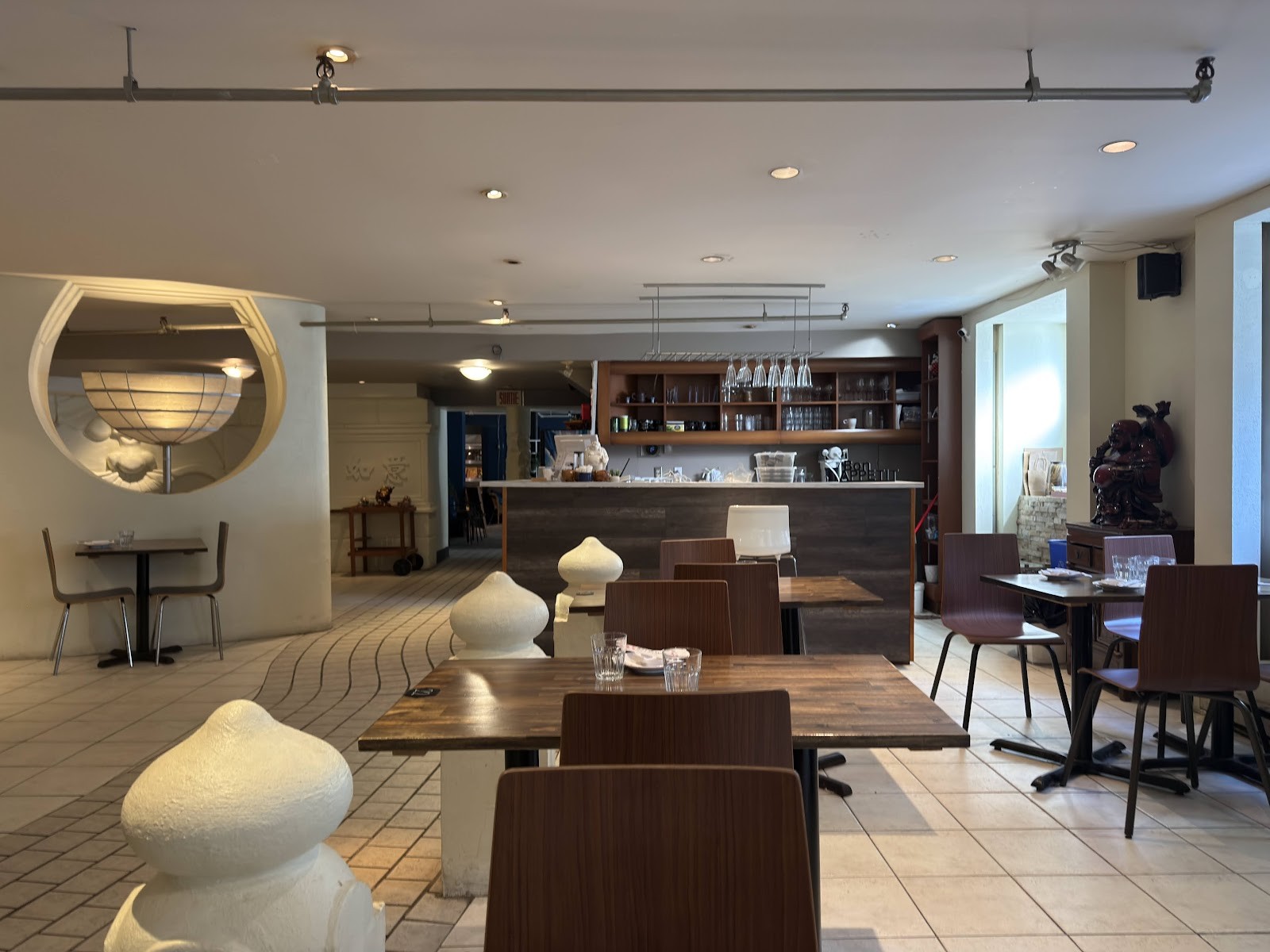 OPLANTE Vegan Sushi & Wok Végétalien Montreal (x Yuan): the place