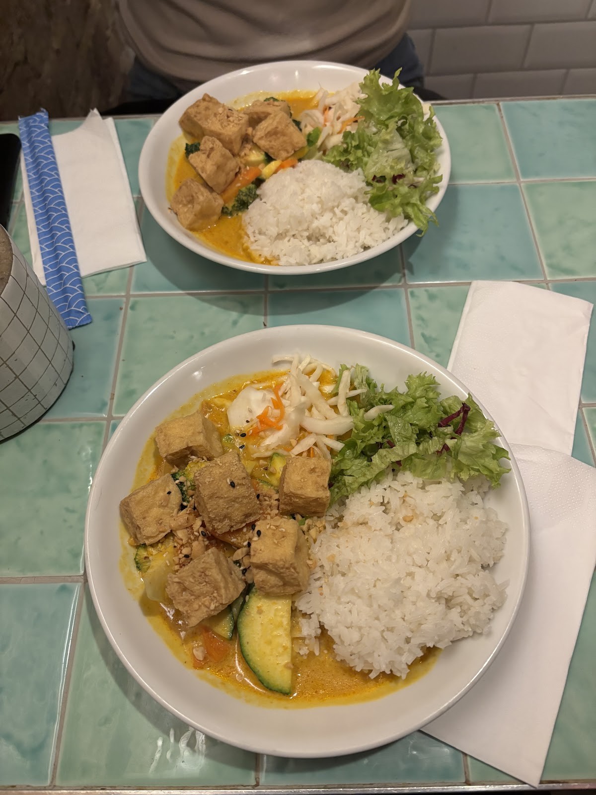 Humble — Restaurant für Burger & Bowls Berlin Tiergarten: food & drinks