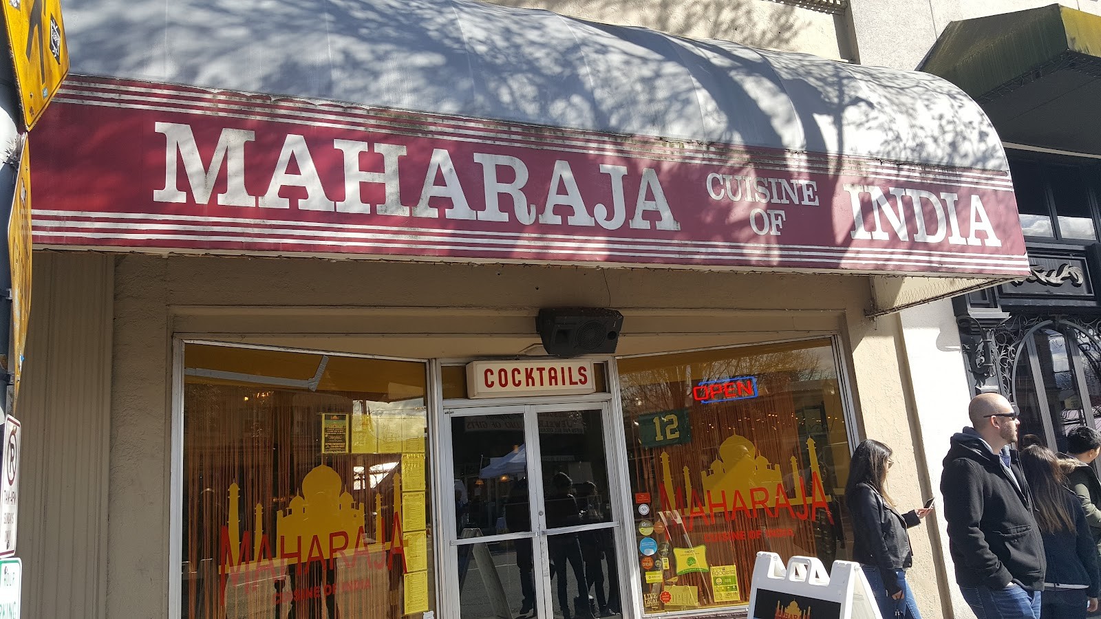 Maharaja Cuisine of India: the place