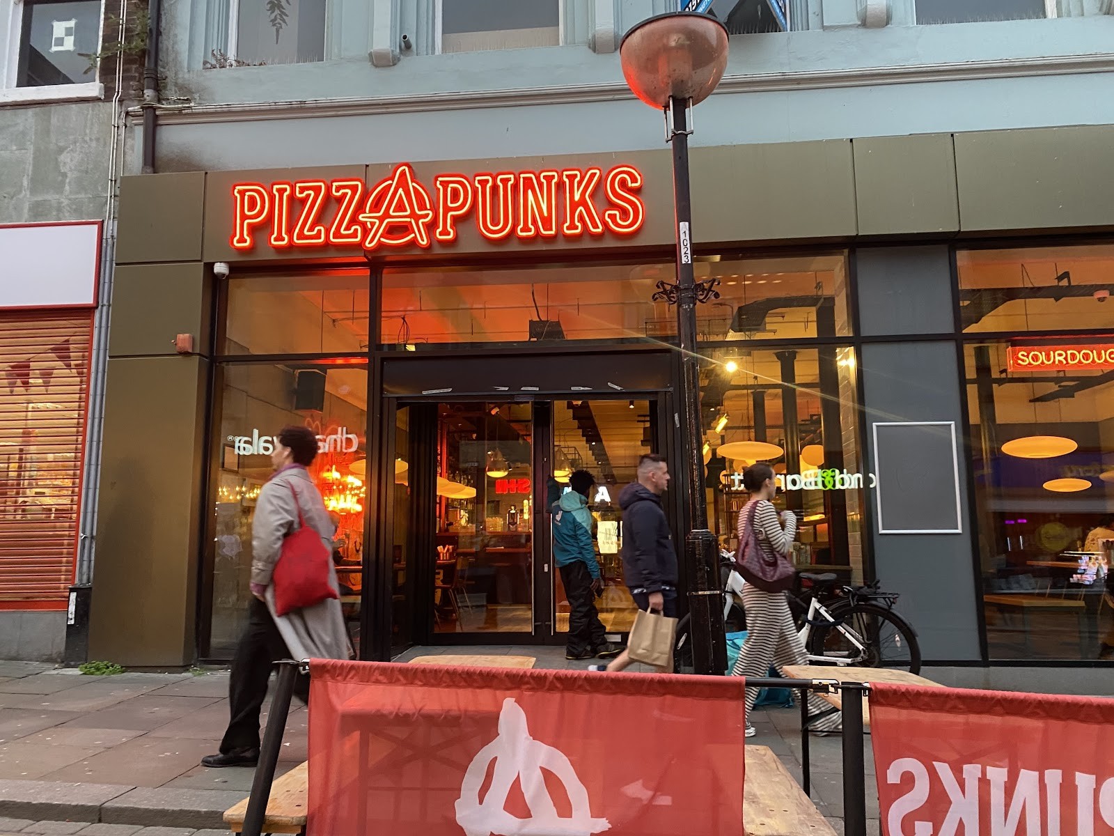 Pizza Punks Liverpool: the place