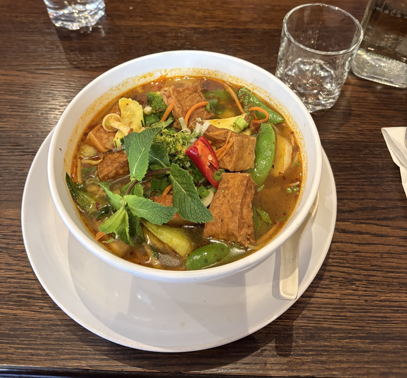 Non Viet Vegan Restaurant: food & drinks