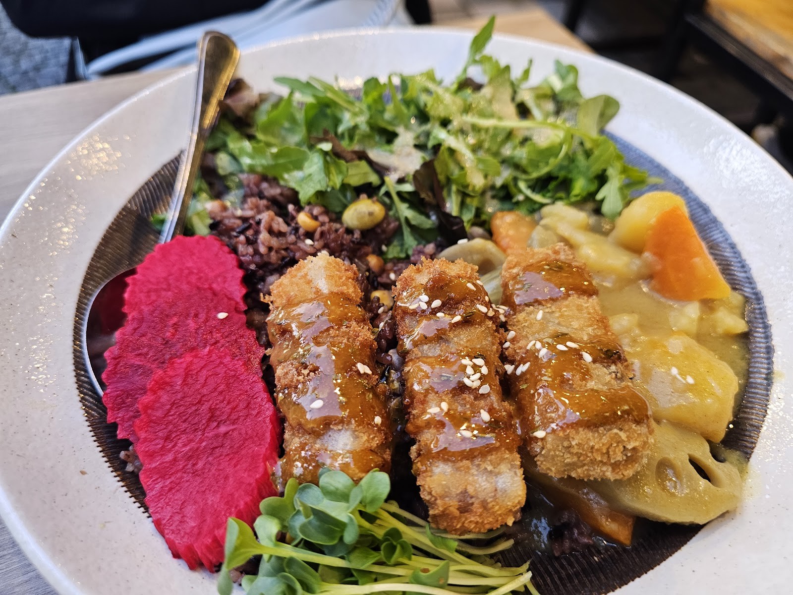 Shisomen Vegan Ramen & Cocktails: food & drinks