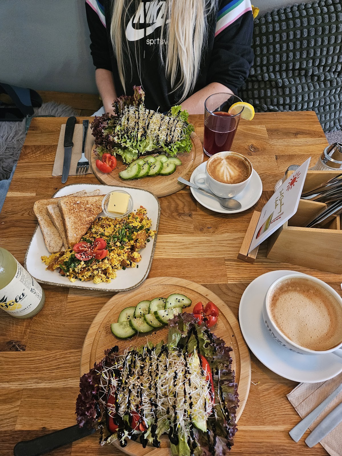 Deli Kitchen: food & drinks