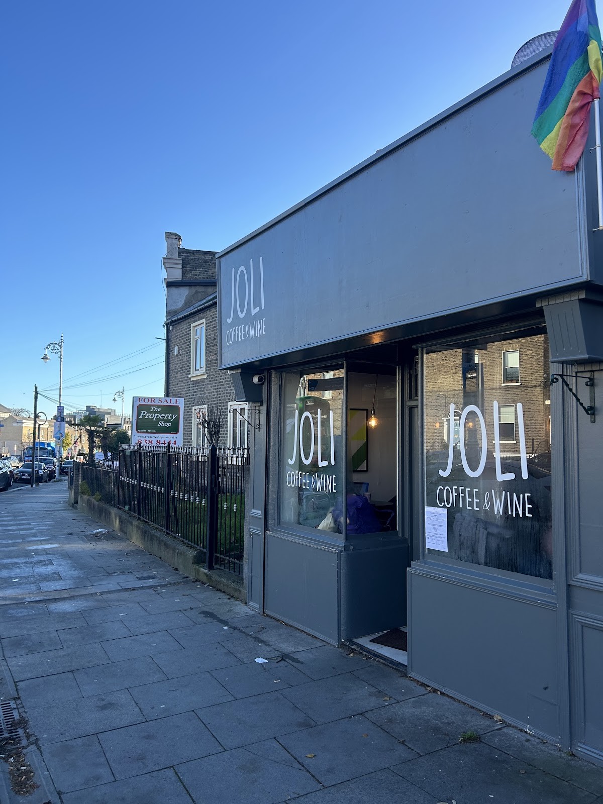 Joli: the place