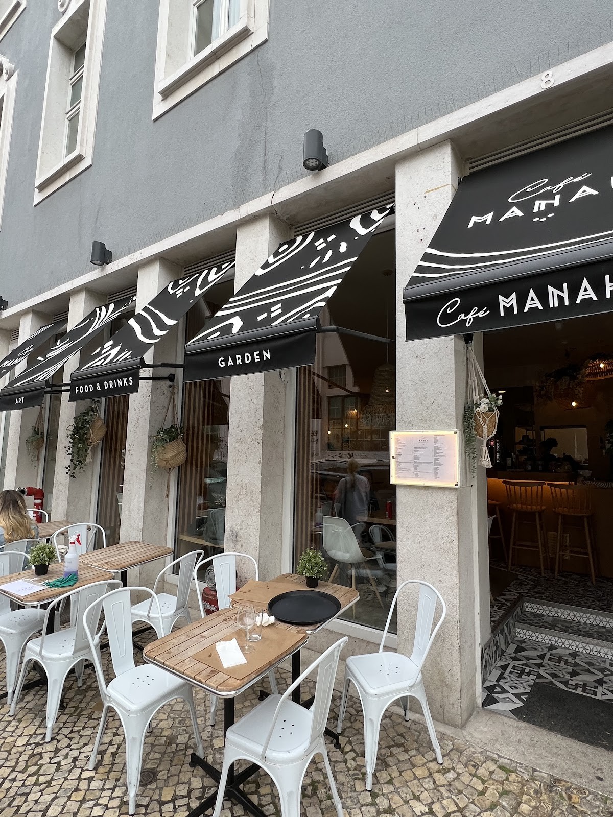 Café Manah: the place