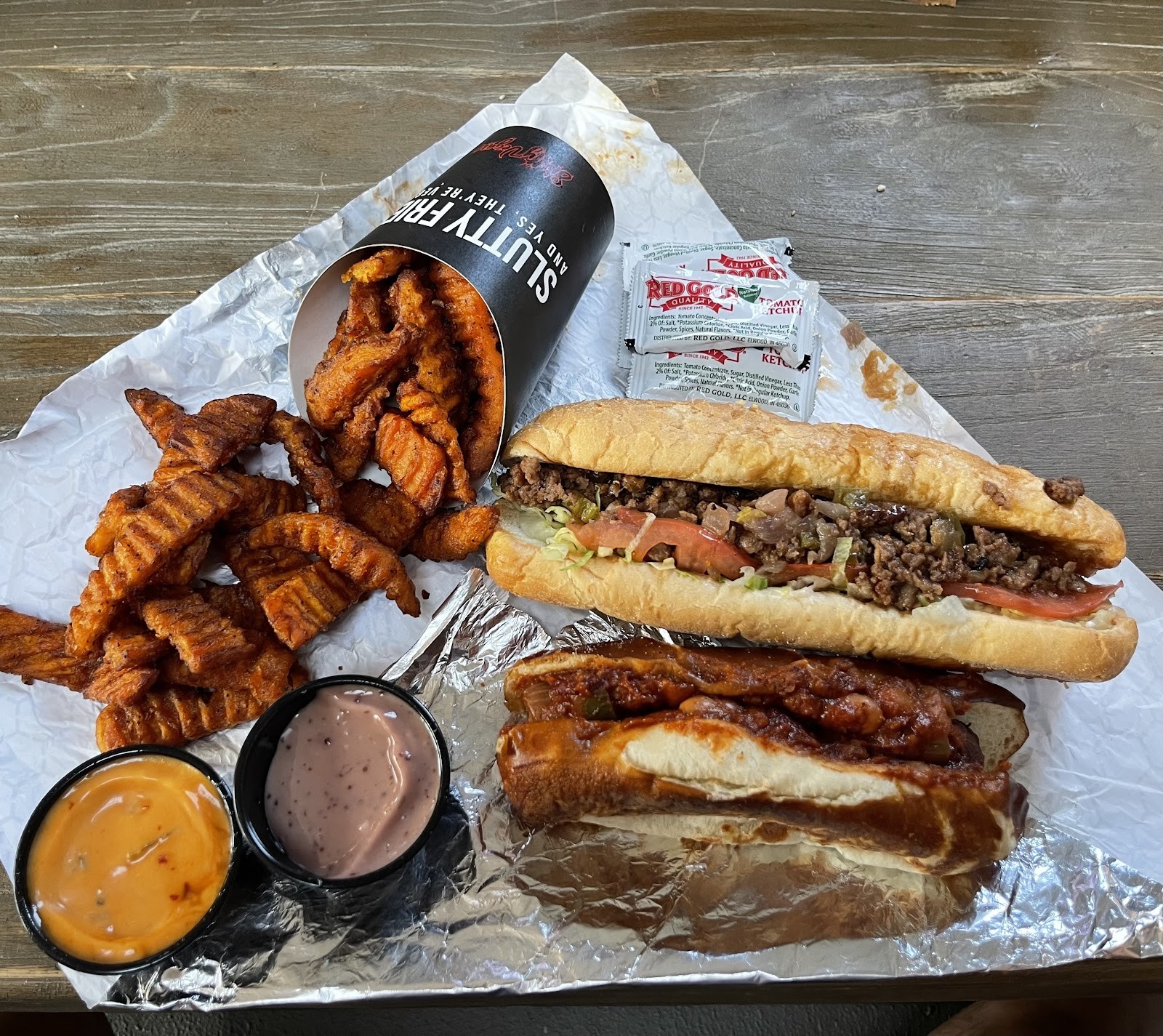 SluttyVegan Brooklyn: food & drinks