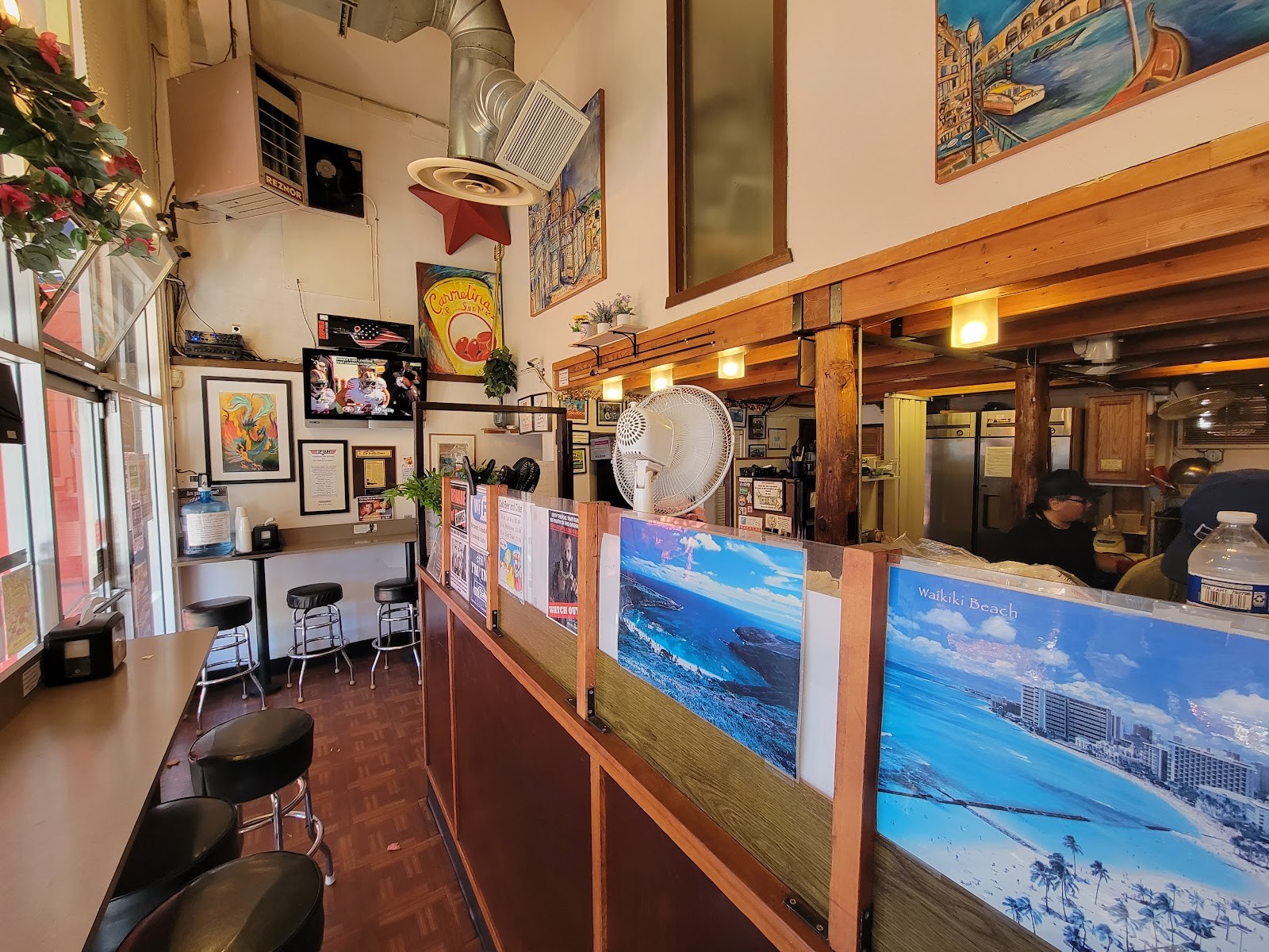 Royal Grinders: the place