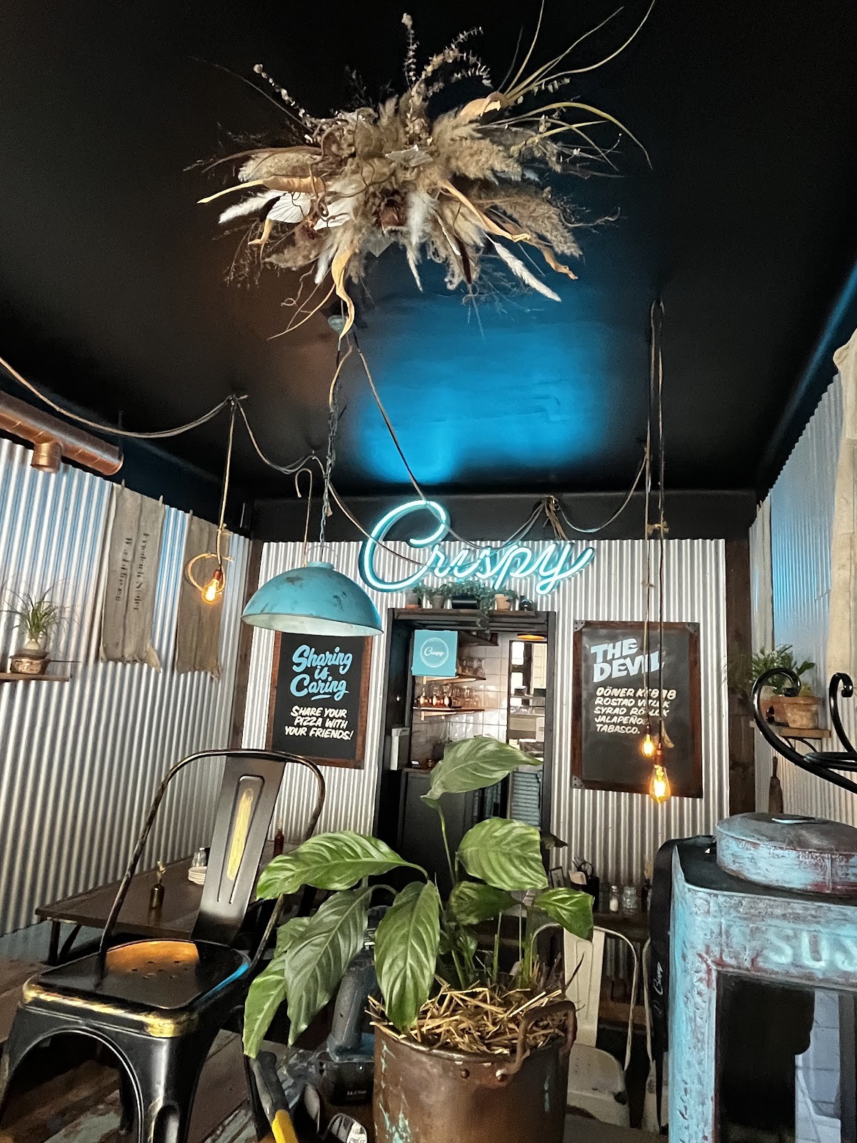 Crispy Pizza Bistro - Vasastan: the place