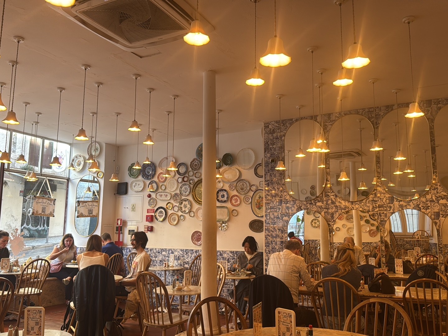 Breakfast Lovers Misericórdia: the place