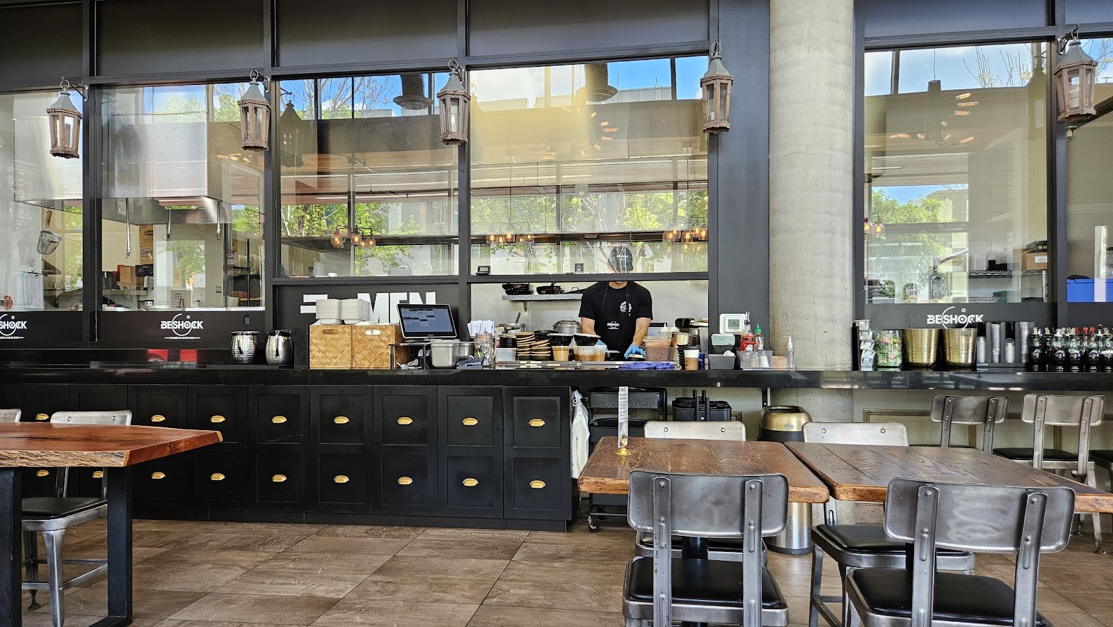 Beshock Ramen: the place