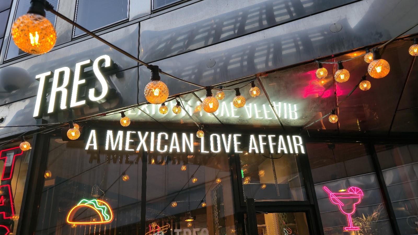 Tres: the place