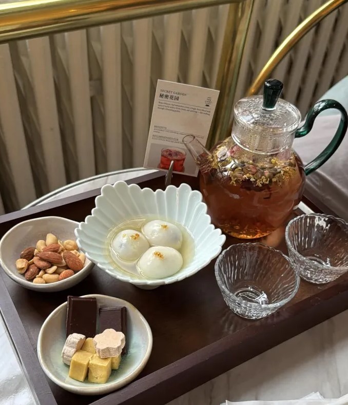 The Light Tea house Čajovna: food & drinks