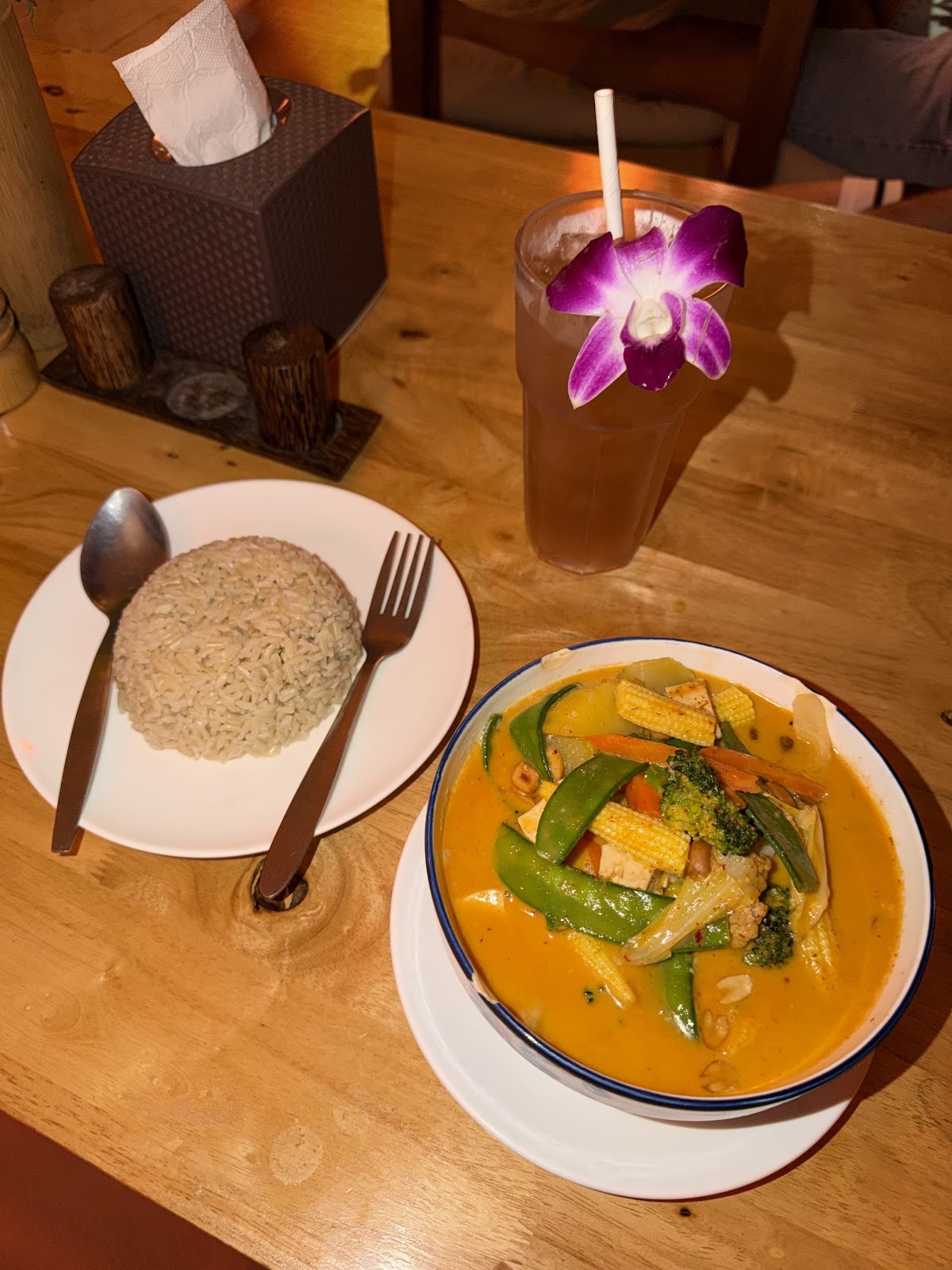 Ethos Vegetarian & Vegan Restaurant: food & drinks