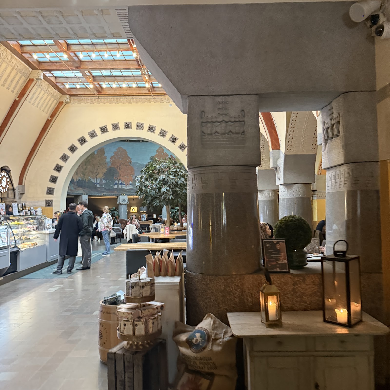 Robert's Coffee Jugend: the place