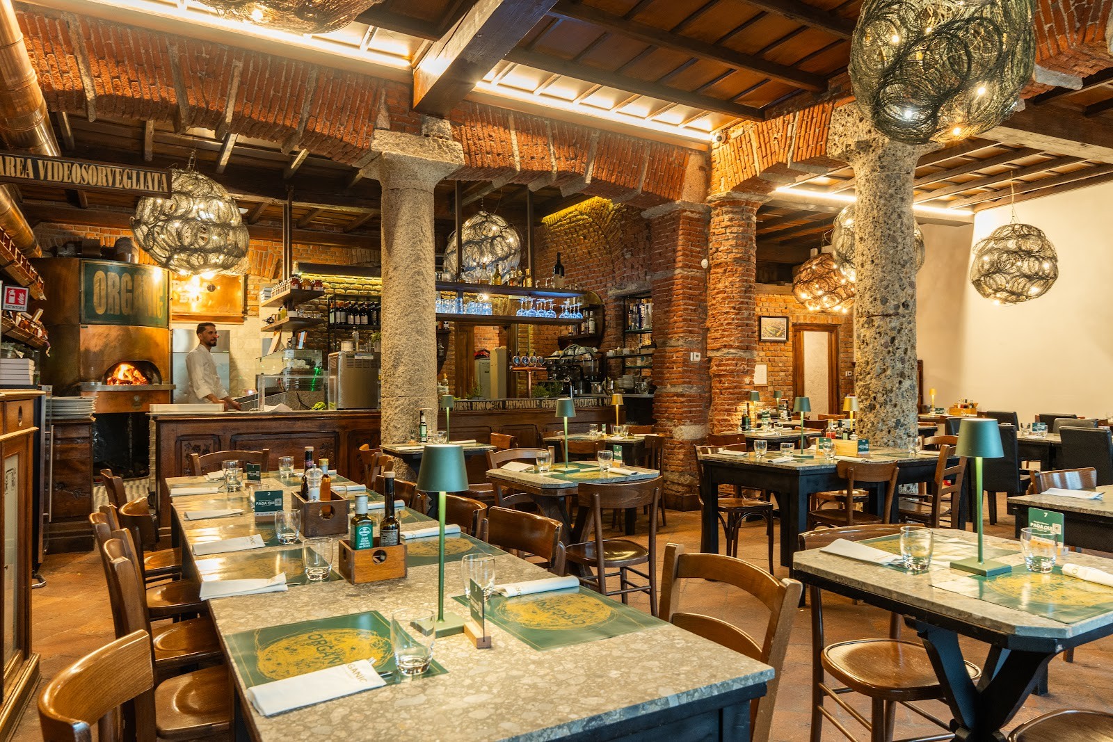 Organic Pizza and Food: the place
