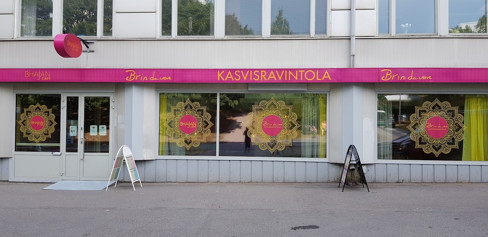 Kasvisravintola Brindavan: the place