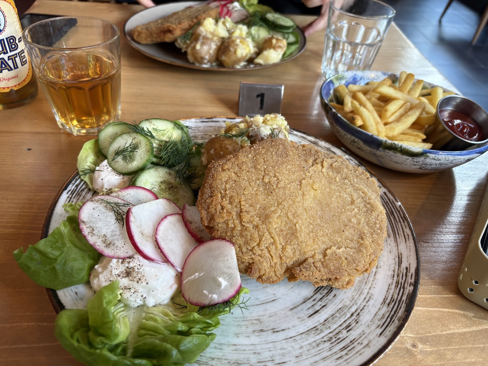 Lokal Vegan Bistro: food & drinks