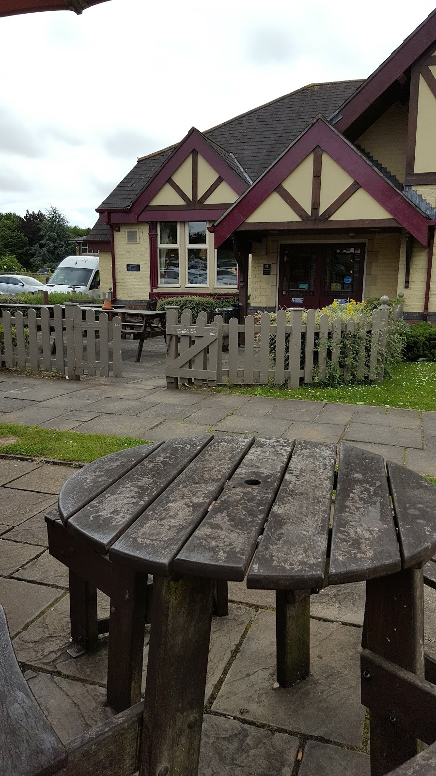 Toby Carvery Cardiff Gate: the place