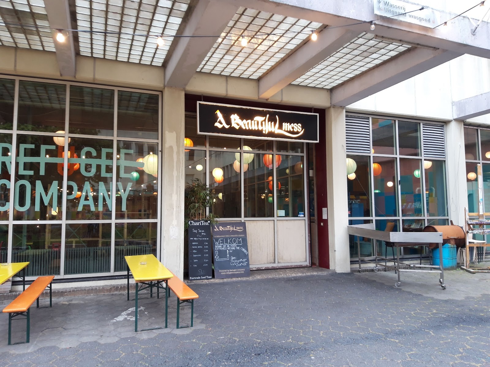 A Beautiful Mess - Amsterdam: the place