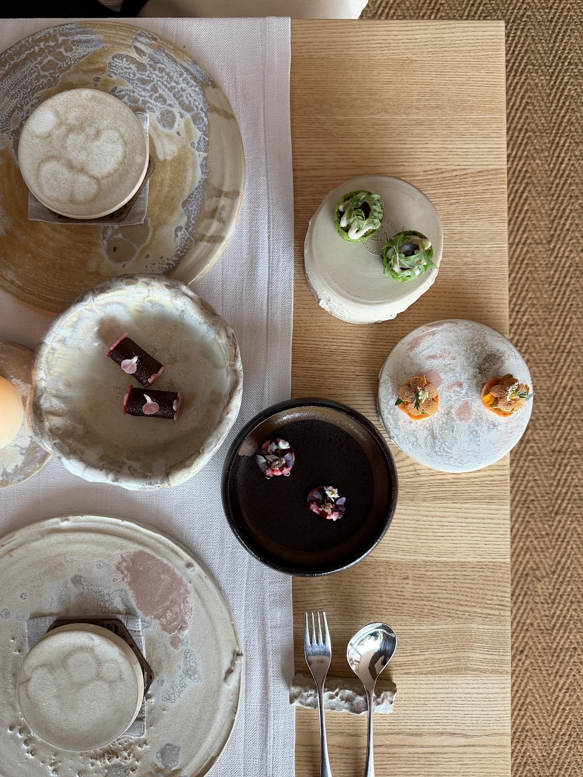 SEVEN SWANS: food & drinks