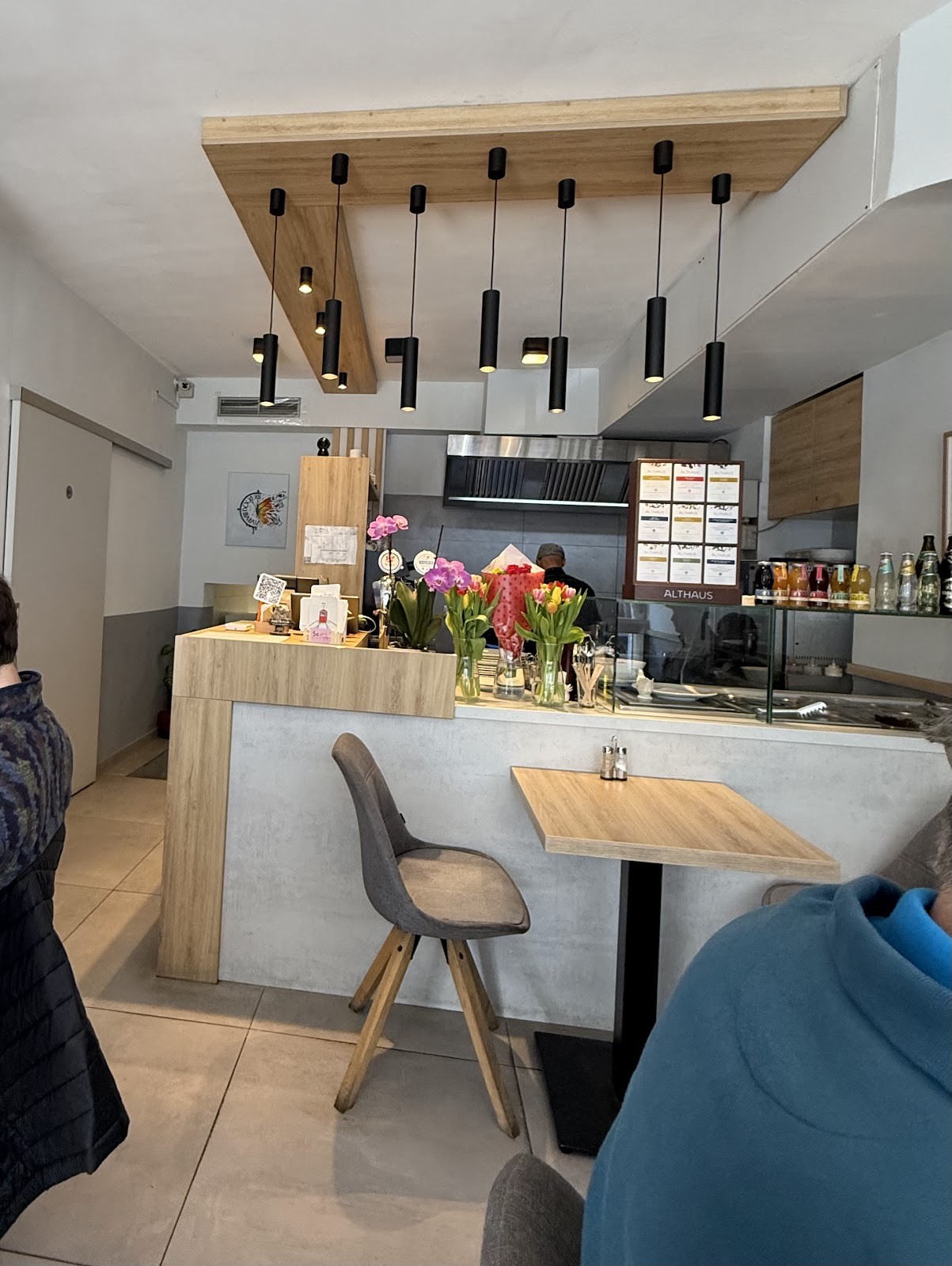 Moment Cafe and Restaurant: the place