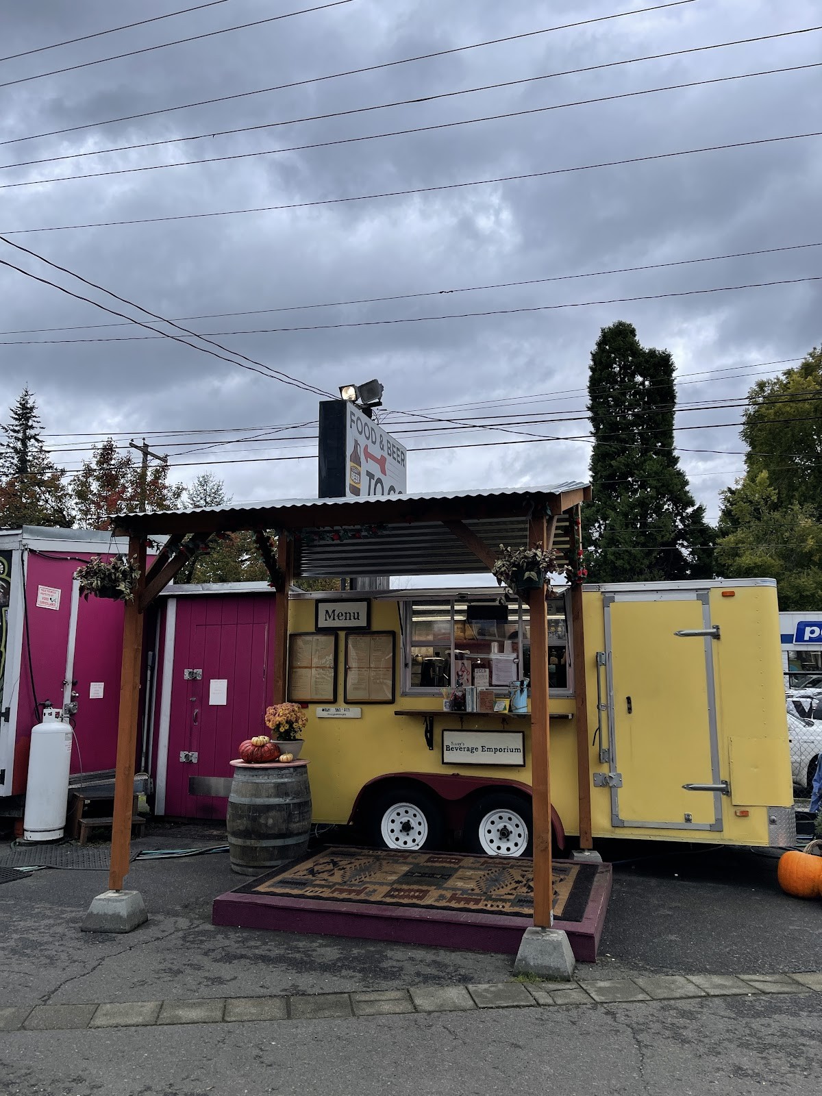 Sissy's Beverage Emporium: the place