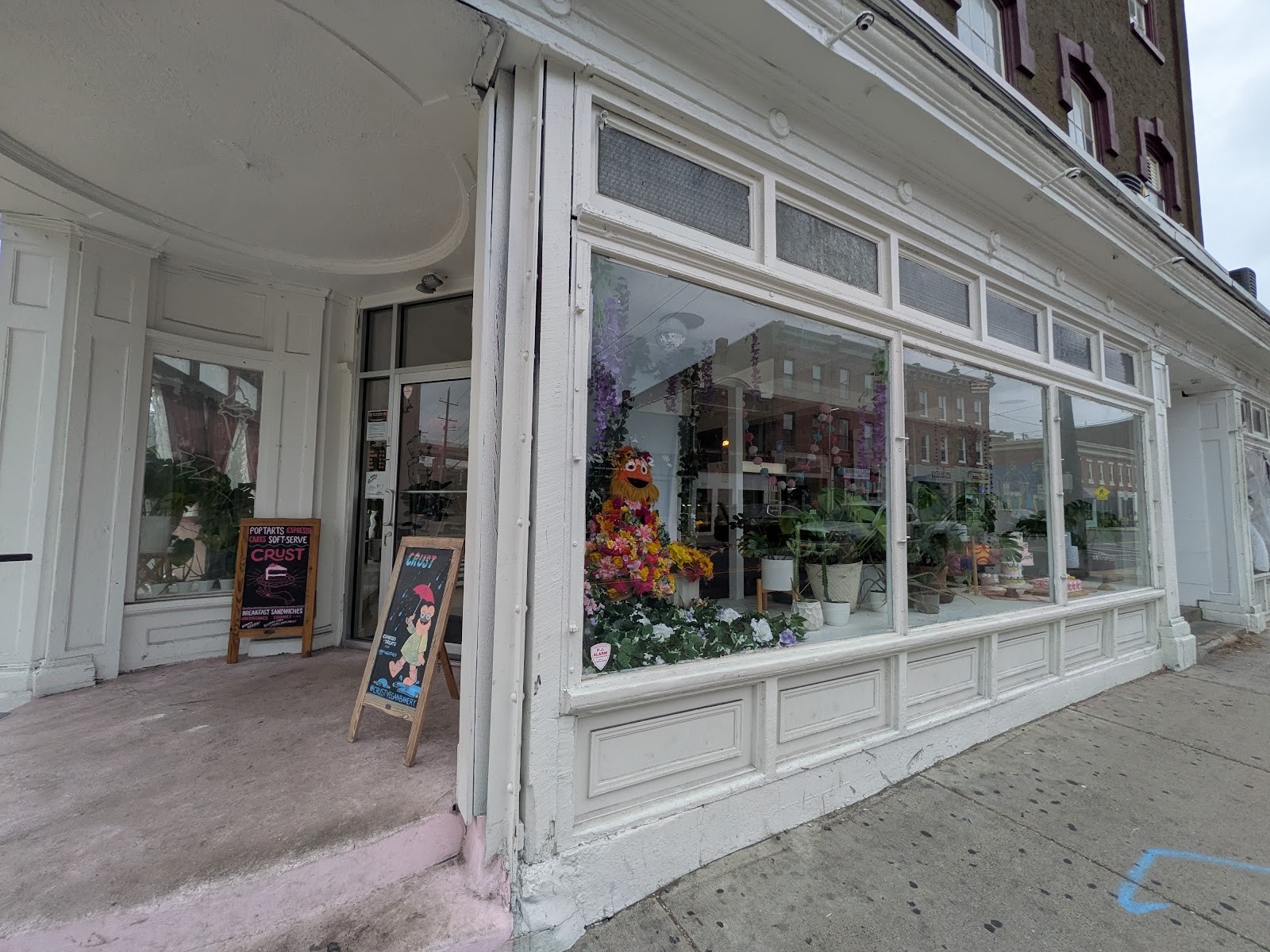 Crust Vegan Bakery: the place
