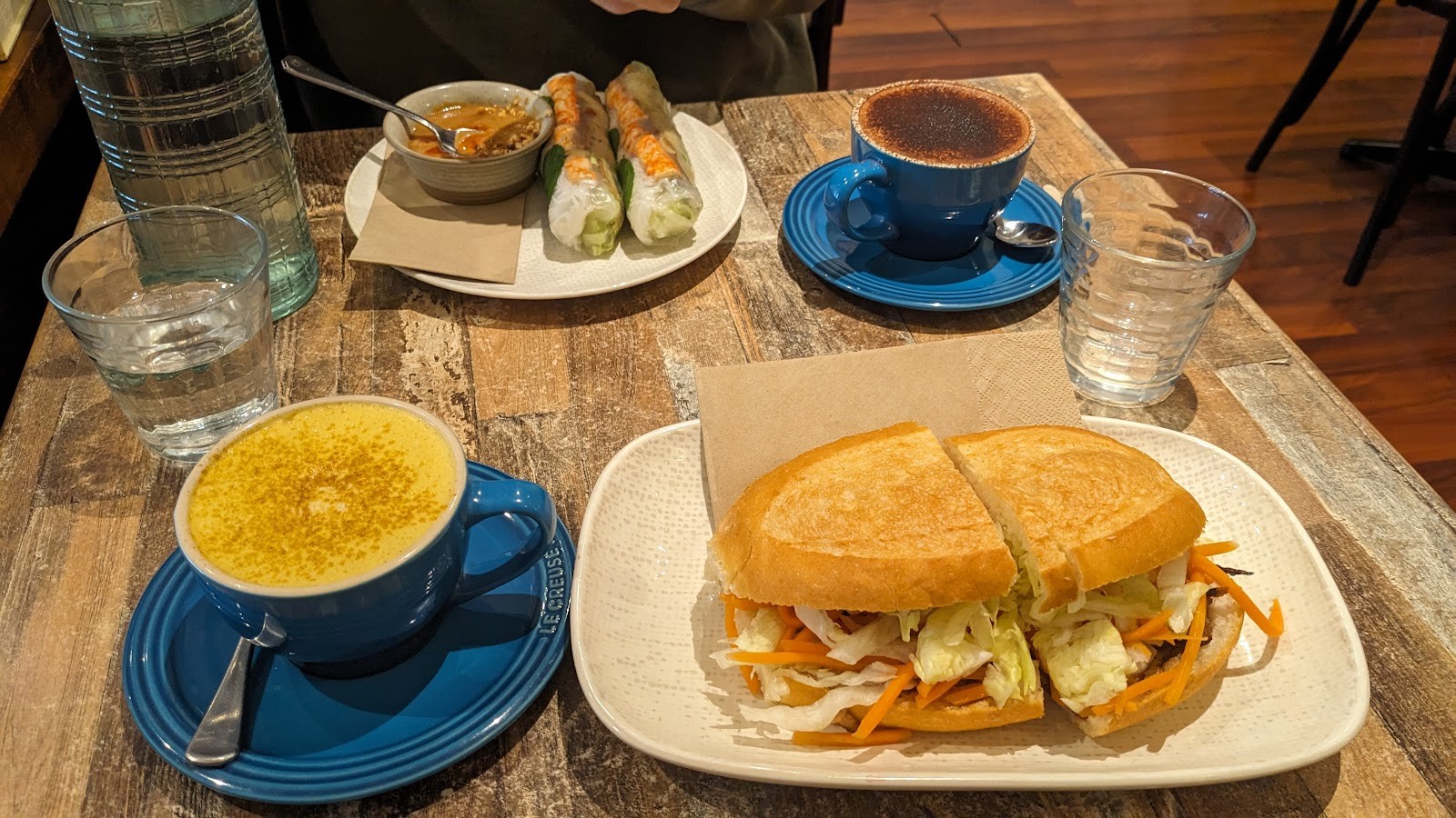 Olivia Spring Cafe: food & drinks