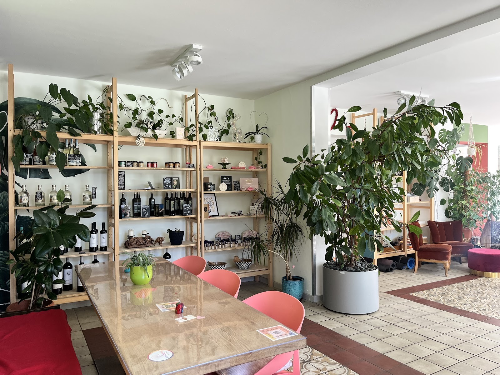 etisch.: the place