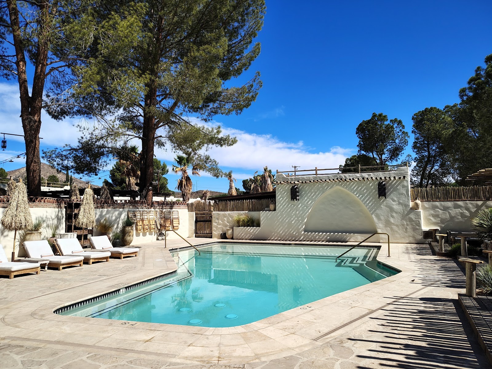 Jacumba Hot Springs Hotel: the place