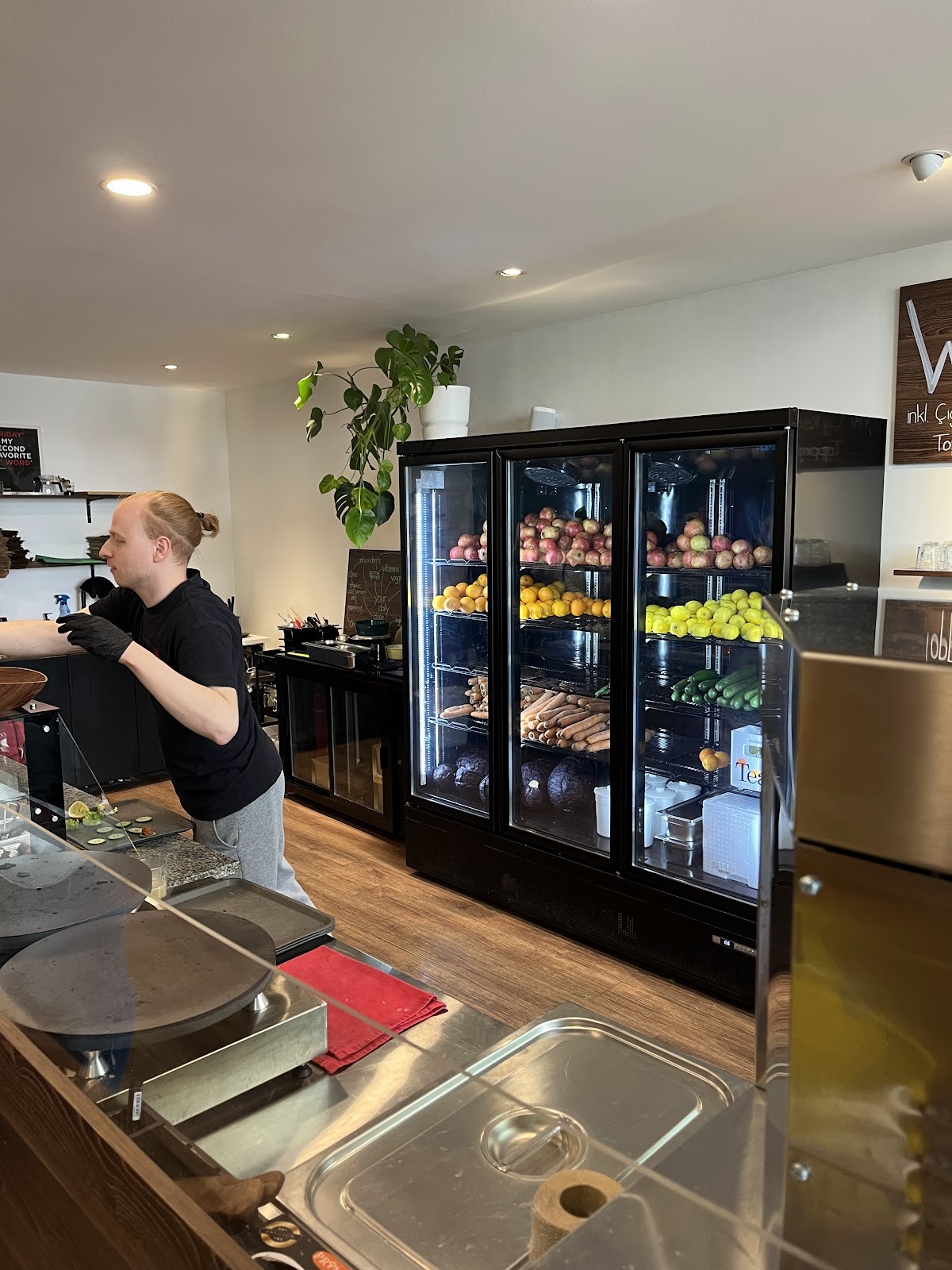 VRAPS by sour kitchen | vegan Çiğ Köfte wraps: the place