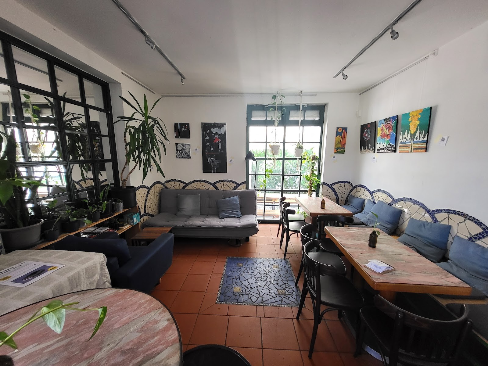 Café na půl cesty: the place