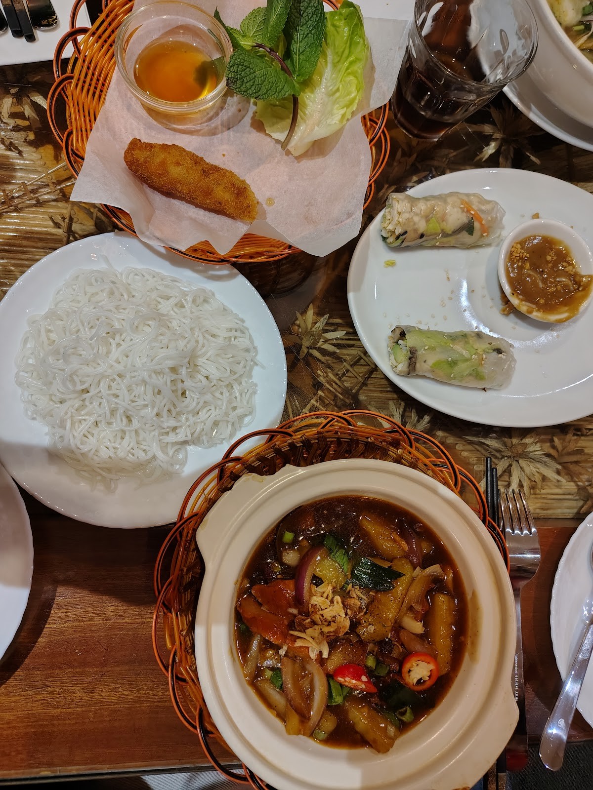 Sen Viet Vegan Restaurant: food & drinks