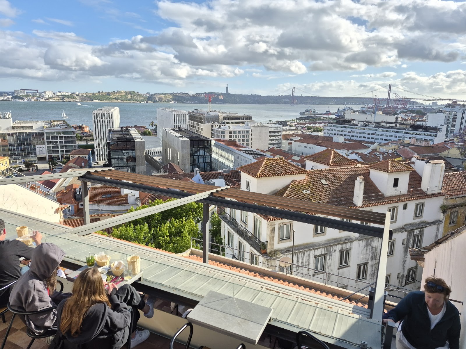 Noobai - Rooftop Bar e Restaurante: the place