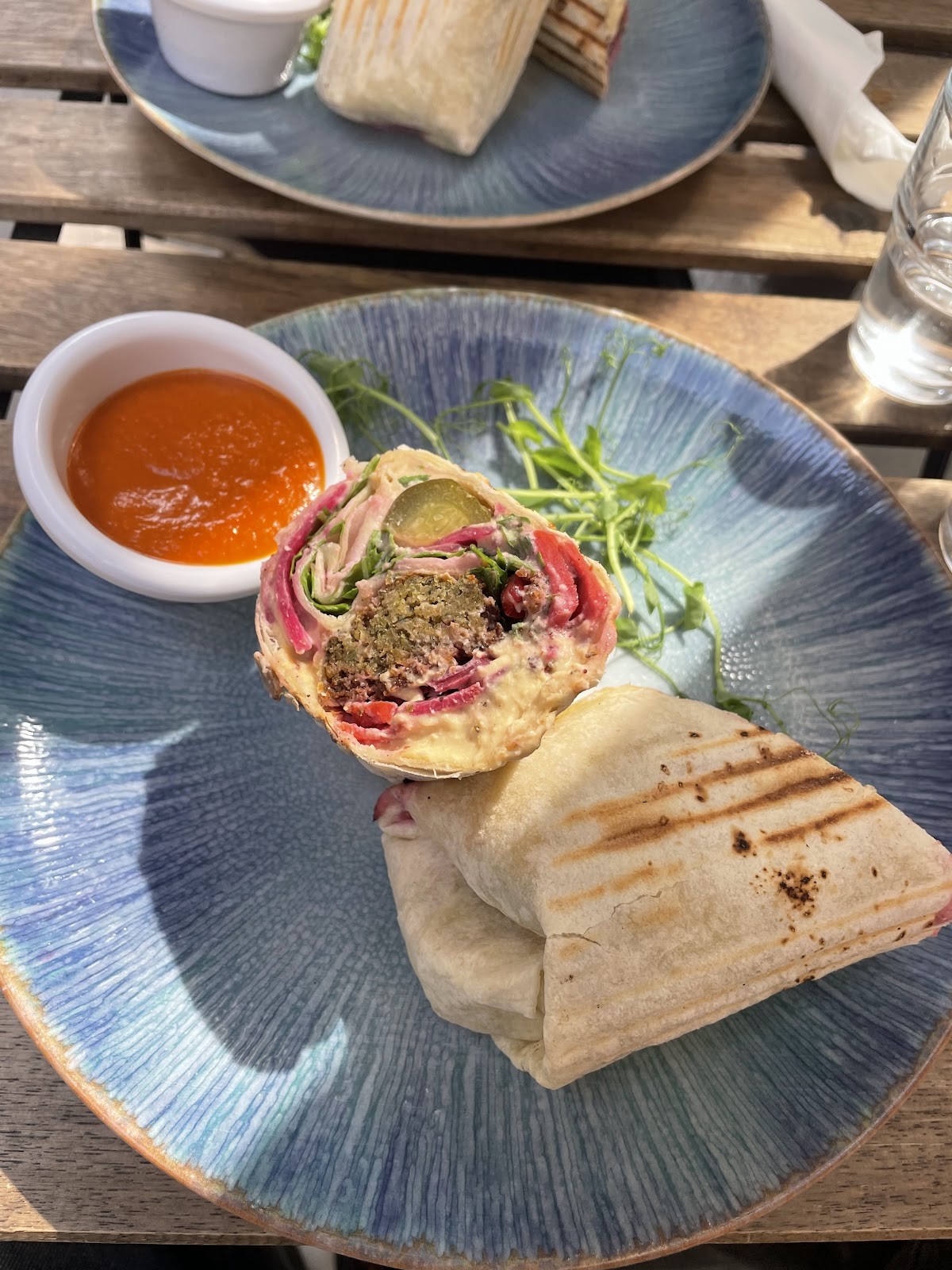 Hummus Amamamusi: food & drinks