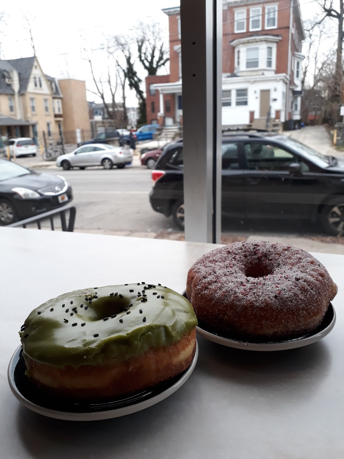 Dottie's Donuts: food & drinks